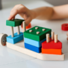 Đồ chơi phát triển tư duy trẻ