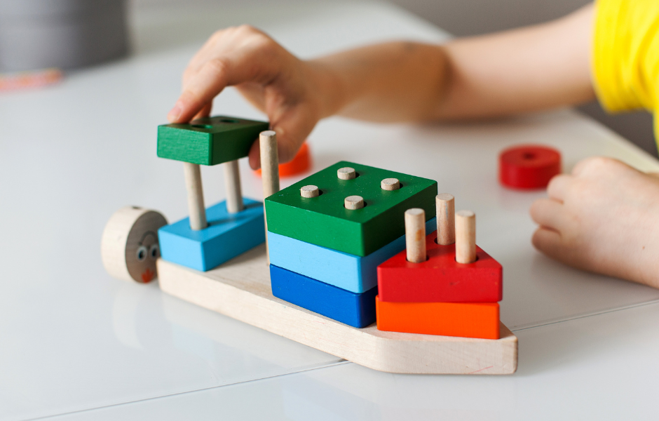 Đồ chơi phát triển tư duy trẻ